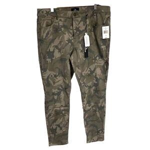 NWT Jordache Star‎ Camo Print Skinny Jeans Stretch Casual Pants Size 16